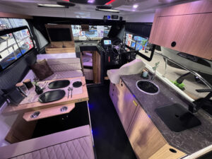 Flagship 920 салон