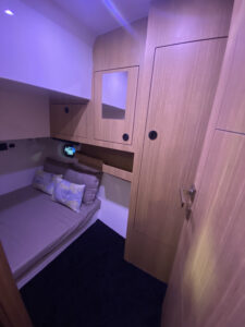 внутри Flagship 920