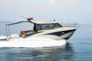 Flagship 920 глиссирующая яхта